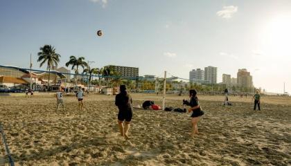 Foto referencial de una playa en la ciudad de Manta, provincia de Manabí. Foto de archivo de la Alcaldía de Manta, subida el 10 de octubre a Instagram.