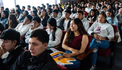 Beneficiarios del programa Jóvenes en Acción, en una charla dictada el 26 de septiembre de 2026.