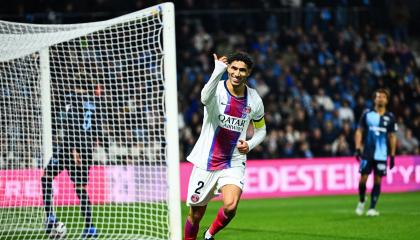 El defensa marroquí del PSG, Achraf Hakimi, celebra un gol durante el partido de la Ligue 1 ante el Le Havre en el Stade Océane, el 30 de octubre de 2026.