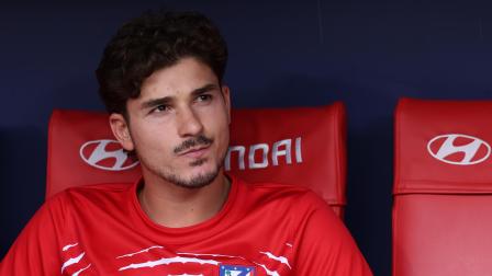 El delantero argentino Julián Álvarez reacciona ante los silbidos de los hinchas del Atlético de Madrid en el partido por LaLiga contra el Villarreal, el 23 de agosto de 2026.