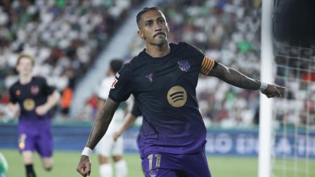 Raphinha celebra su gol ante el Elche este domingo 23 de agosto de 2026 por la primera fecha de la Liga española.