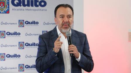 El alcalde de Quito, Pabel Muñoz, en rueda de prensa el 5 de mayo de 2026.
