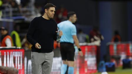 Joaquín Papa, técnico de Independiente del Valle, durante una acción de juego ante Deportes Tolima, por los octavos de final de la Copa Libertadores, el martes 25 de agosto de 2026.