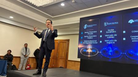 Roberto Romero, superintendente de Bancos, informa el balance del sector bancario el 26 de agosto de 2026.