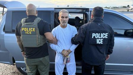 Traslado de José Serrano, exministro del Interior detenido en Estados Unidos, a la cárcel El Encuentro, en Ecuador.
