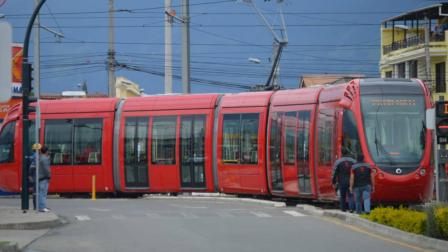 UNo de los trenes del tranvía de Cuenca, durante las pruebas del jueves 2 de enero de 2020.