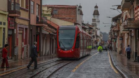 El tranvía de Cuenca durante un recorrido de prueba el 21 de febrero de 2020.