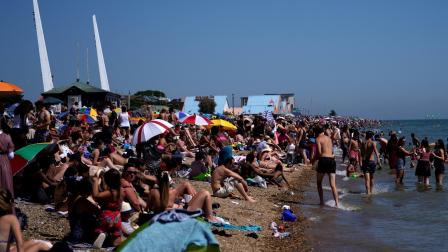 Ciudadanos coparon las playas públicas como la de Southend Sea en Reino Unido, el 24 de junio. 