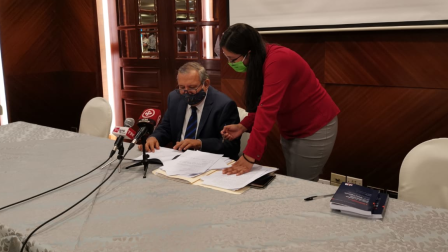 Gutemberh Vera, apoderado de Rafael Correa, durante la rueda de prensa ofrecida este 2 de septiembre de 2020.