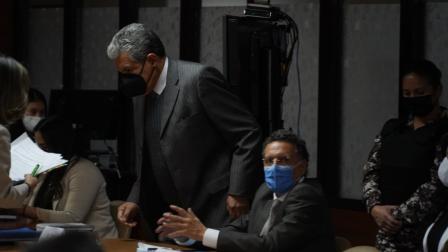 Pablo Celi y su abogado, Marcelo Ron, en la audiencia de formulación de cargos por cohecho, el 28 de marzo de 2022, en la Corte Nacional.