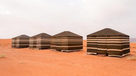 Así lucen algunas tiendas beduinas en el desierto de Doha, Catar.