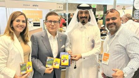 El embajador de Ecuador en Qatar, Pascual del Cioppo, en la exposición de café en Doha, el 20 de septiembre de 2023. 