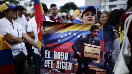 Ciudadanos venezolanos en Costa Rica protestan el 17 de agosto de 2024 en rechazo a los resultados proclamados por el CNE sobre las elecciones del 28 de julio.