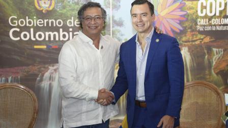 El presidente de Colombia, Gustavo Petro, con su homólogo de Ecuador, Daniel Noboa (der.), en cita bilateral durante la Cumbre COP16, en Cali, el 29 de octubre de 2024.