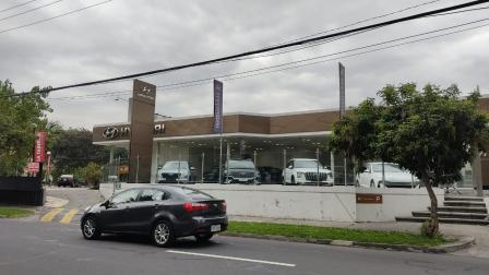 Un concesionario de la marca Hyundai en Quito. Imagen referencial.