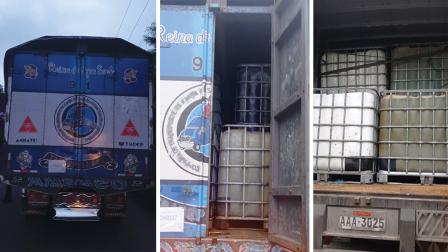 Galones de gasolina transportados de manera ilegal en la vía Cuenca-Pasaje, 17 de mayo de 2025.