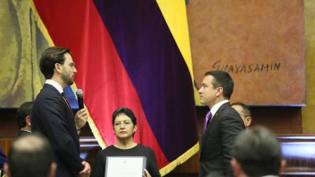 El presidente de la Asamblea, Niels Olsen, tomó juramento este 24 de mayo de 2025, al presidente Daniel Noboa.