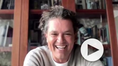 Carlos Vives conversó con PRIMICIAS sobre su carrera, el legado de Egidio Cuadrado, su nuevo disco y los conciertos que ofrecerá en Quito y Guayaquil con su 'Tour al Sol'.