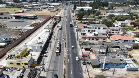 Panamericana Norte, en el norte de Quito, durante las obras de rehabilitación ejecutadas en 2026.