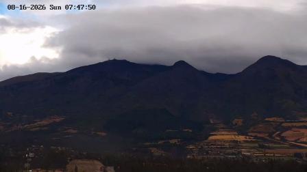 El cerro Mama Cotacachi, en Imbabura, este 16 de agosto de 2026, tras la liquidación del incendio forestal que permaneció activo durante seis días.