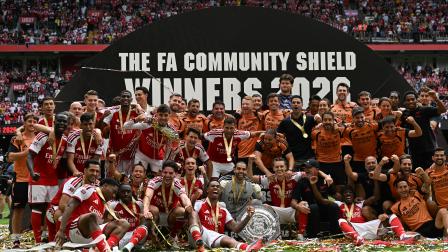 Los jugadores del Arsenal FC celebran la obtención de la Community Shield, tras vencer en la final a Manchester City, el 16 de agosto de 2026.