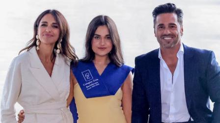 Paula Echevarría y David Bustamante junto a su hija Daniella Bustamante (centro), en una imagen difundida en redes sociales en agosto de 2026.