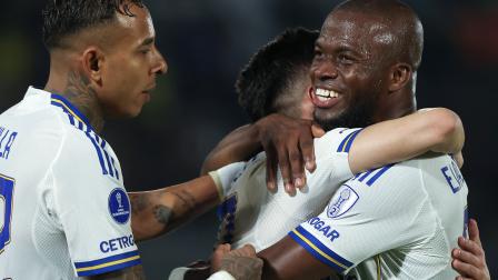 Enner Valencia (d), delantero de Boca Juniors, celebra con sus compañeros el cuarto gol 'xeneize' ante Recoleta, el martes 18 de agosto de 2026, por Copa Sudamericana.