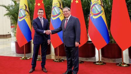 El presidente ecuatoriano Daniel Noboa junto con el primer ministro chino Li Qiang en Pekín el 19 de agosto de 2026.
