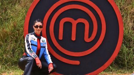 Virginia Limongi en las grabaciones de MasterChef Celebrity Ecuador 3, en una imagen difundida en sus redes sociales en diciembre de 2025.
