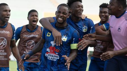 Los jugadores del Delfín celebran su gol ante Juventud Italiana este jueves 20 de agosto de 2026 por los octavos de final de la Copa Ecuador.