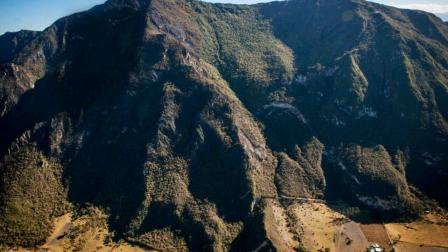 Imagen referencial de la Reserva Geobotánica Pululahua afectada por un incendio forestal en agosto de 2026, norte de Quito.