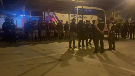 Agentes de policía participan en el Operativo Apolo 38 en Yaguachi, provincia de Guayas, el 22 de agosto de 2026.