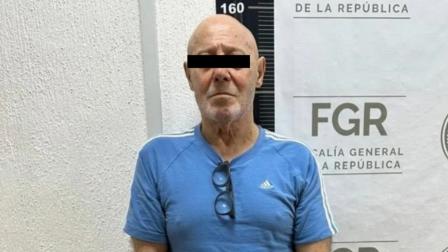 Fotografía publicada en agosto de 2026 que muestra al exespía argentino Raúl Martins, acusado de trata de personas con fines de explotación sexual y lavado de dinero, antes de ser extraditado a Argentina.