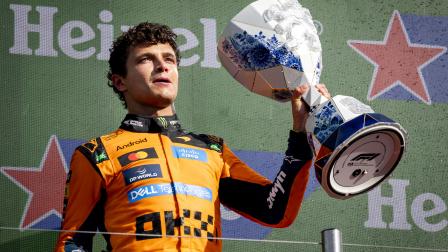Lando Norris festeja su victoria en el Gran Premio de los Países Bajos de la Fórmula 1, el 23 de agosto de 2026.