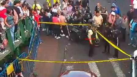 Policía toma procedimiento por presunto ataque armado en El Tejar en el Centro Histórico de Quito.