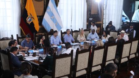 Imagen de una sesión del Concejo de Guayaquil, encabezado por Aquiles Alvarez, en el Municipio de la ciudad, donde también laboró la exreina Navila Dieb. Foto tomada el 6 de julio de 2023.