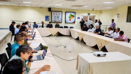 Autoridades de Ecuador y Perú en la reunión para fortalecer la operación y seguridad del Canal de Zarumilla, 26 de agosto de 2026.