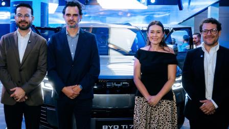 Javier Torres, gerente de ventas de BYD Ecuador; Santiago Pinto, CEO de Andor Corp, importadora y comercializadora de BYD en Ecuador; Marisol Jácome, directora comercial de BYD Ecuador y Rodrigo Montoya, gerente de marketing de BYD Ecuador.