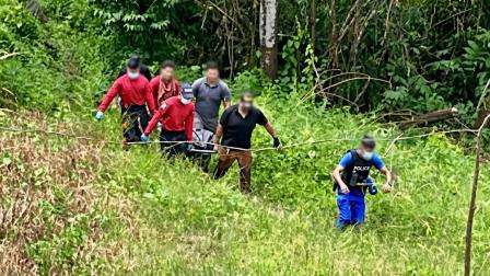 Recuperación de cuerpo en Francisco de Orellana, en la Amazonía de Ecuador.