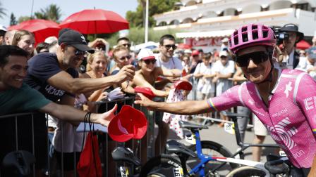 El ciclista ecuatoriano Richard Carapaz antes del inicio de la sexta etapa de La Vuelta a España, el jueves 27 de agosto de 2026.