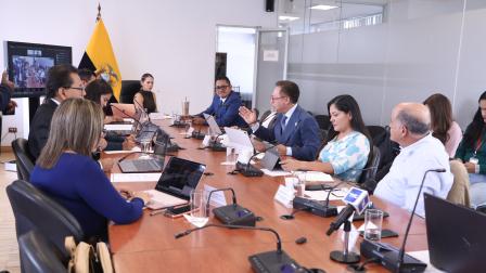 La Comisión de Justicia y Estructura del Estado en sesión del 30 de septiembre de 2026.
