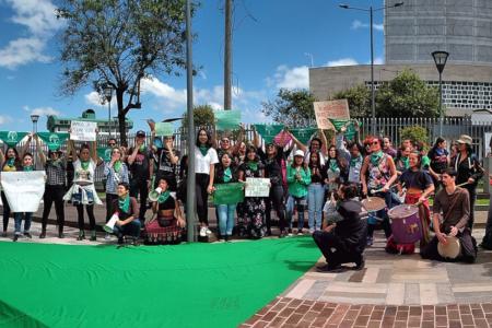 Mujeres realizan un plantón para exigir la despenalización del aborto por violación, el 5 de agosto de 2019.