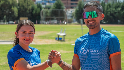 Glenda Morejón y Daniel PIntado, durante un entrenamiento en la pista Los Chasquis, en Quito.