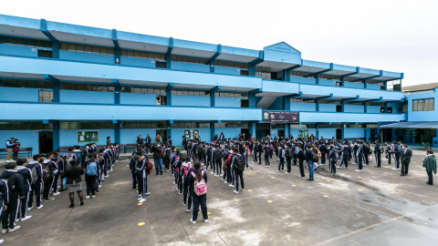 Estudiantes de una institución estudiantil de Quito en junio de 2024.