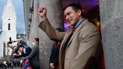 El presidente Daniel Noboa en el balcón del Palacio de Carondelet, en el marco de las Fiestas de Quito, el 5 de diciembre de 2024.