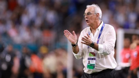Jorge Fossati, durante un partido con la selección de Perú, el 28 de junio de 2024.