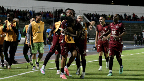 Jugadores de Mushuc Runa, durante el partido ante Unión por la Copa Sudamericana, el 23 de abril de 2025.