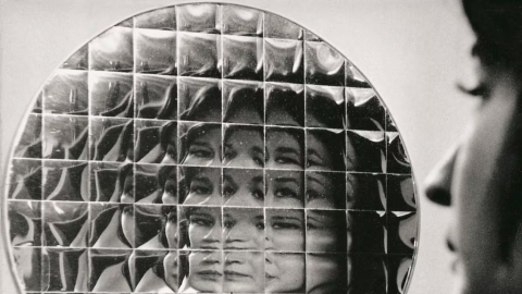 Fotografía del 'Doble espejo', obra de 1966 de Julio Le Parc.