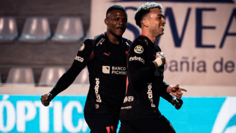 Los jugadores de Liga de Quito festejan un gol ante Técnico en el estadio Bellavista, el 4 de septiembre de 2026.