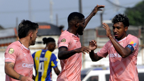 Los jugadores de Universidad Católica festejan un gol ante Astillero FC en los cuartos de final de la Copa Ecuador, el jueves 10 de septiembre de 2026.